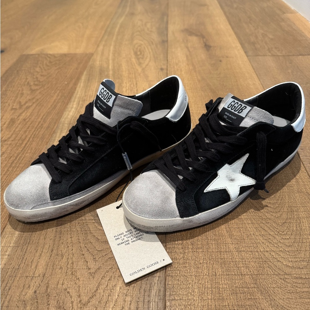 Beautiful Brand NEW Golden Goose Black and White Sneakers